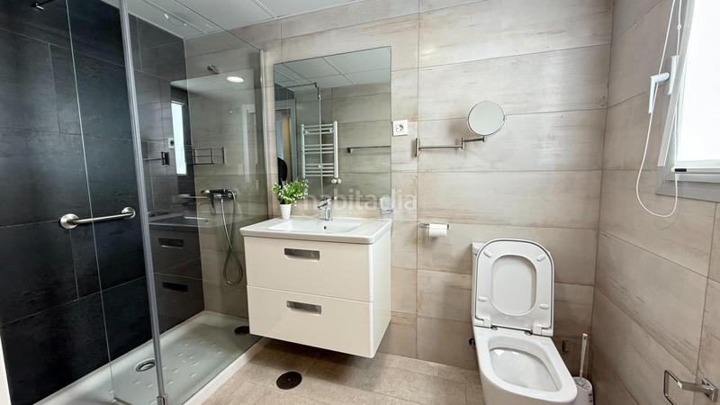 Foto c3fd11fd-d7c3-4f95-957a-00af6e0b6a16. Lloguer àtic amb calefacció aparcament piscina a Alicante