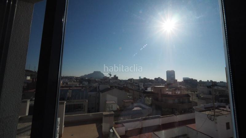 Foto 4fb8db6f-2314-4200-9768-27a10f11c60b. Alquiler ático  en alquiler en san blas con piscina, garaje y gran terraza en Alicante