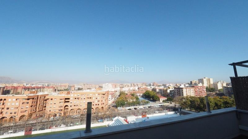 Foto f259e14e-e55d-476d-8930-8bacca264728. Alquiler ático  en alquiler en san blas con piscina, garaje y gran terraza en Alicante