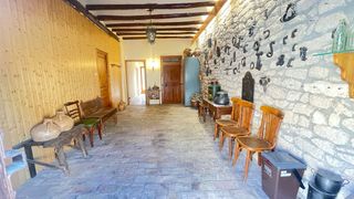Masia a Del tallat 34. Casa aïllada amb pati més parcella urbana