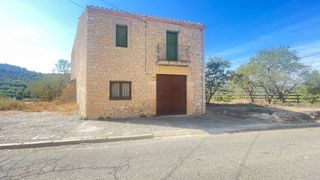 Mas à Del tallat 34. Casa aïllada amb pati més parcella urbana