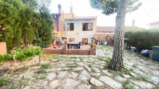 Casa  Sant ignasi. Casa amb gran pati jardi