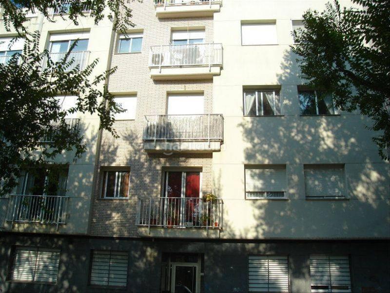 Foto 39f1bd0a-aa1b-4d18-866a-d6bfb61790b0. Pis a carrer jerez 48 a Egara Terrassa