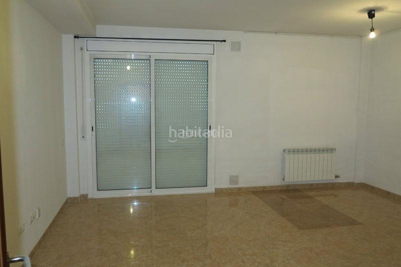 Foto e63fdf4f-a1d4-4e29-8cb4-365e56856e38. Pis a carrer jerez 48 a Egara Terrassa