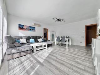 Àtic  Frederic mistral. Àtic 3 habitacions i terrassa de 30 m2