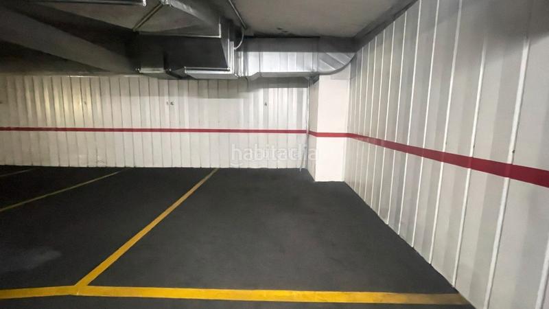 Foto f8b012c3-38dd-4010-a7cc-91f214028cf8. Location parking voiture dans Ca n'Aurell Terrassa