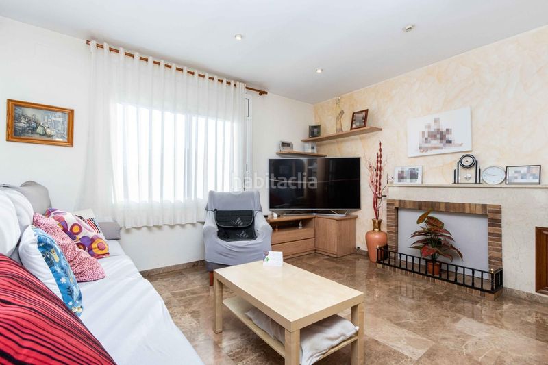 Foto 29d7d4be-bdd8-43d2-913a-d0aa9bf61a04. Casa amb calefacció piscina a Can Parellada Terrassa