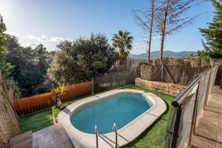Casa  Vista alegre. Casa 5 habitacions i piscina