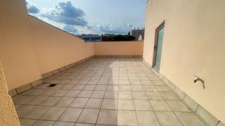 Rent Duplex  Montseny. Dúplex amb terrasses i sense mobles