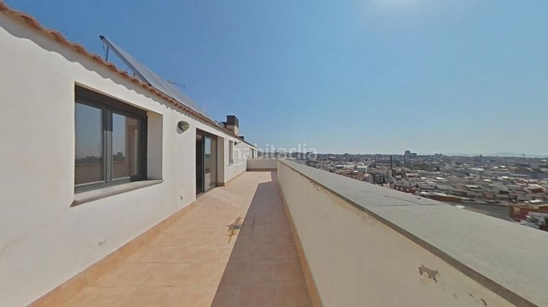 Foto 7c0aa112-43d0-4b42-af10-d9f4e20918a3. Dúplex amb calefacció a Ca n'Aurell Terrassa