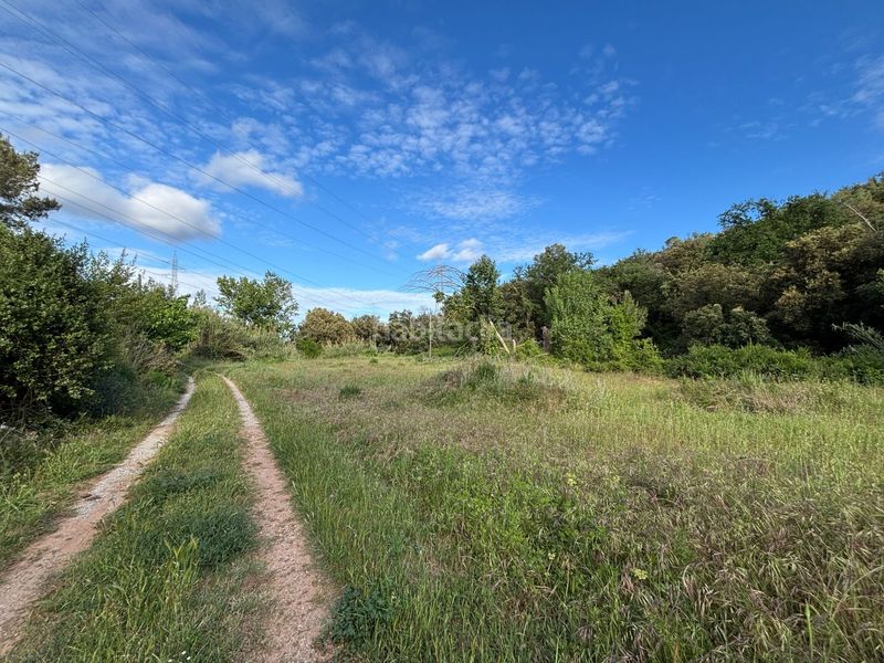 Foto 4a14de98-ffe2-4587-8a49-7b3d5f8e1ee8. Finca rústica a Eixample - Can Bogunyà Castellar del Vallès