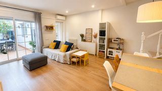 Rent House  Infant marti. Casa amb pati i plaça de pàrquing