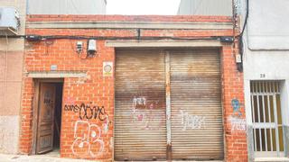 Maison à Les Arenes - La Grípia - Can Montllor. Local per a edificar casa unifamiliar.