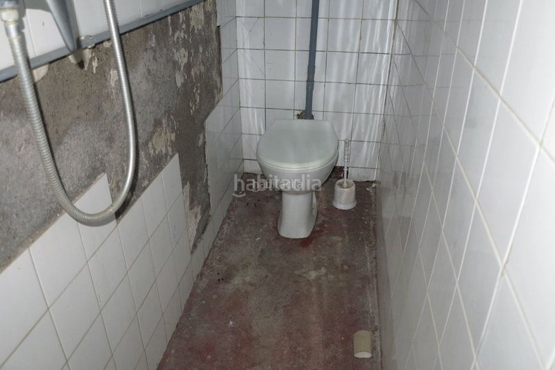 Foto 81627d1d-083f-4344-9d44-53e71c33e0d0. Casa en carrer mare de deu del mar local per a edificar en Terrassa