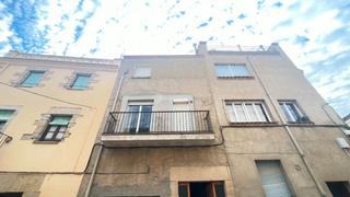 Masia  Carrer major. Casa amb garatge i bon estat