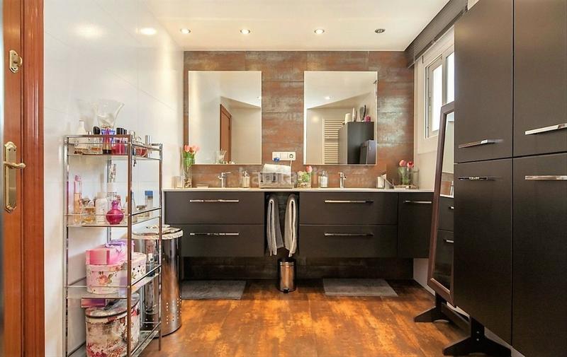 Foto b1e9517b-f5c3-42c8-9831-585e8f3ee473. Haus in Ca n'Aurell Terrassa