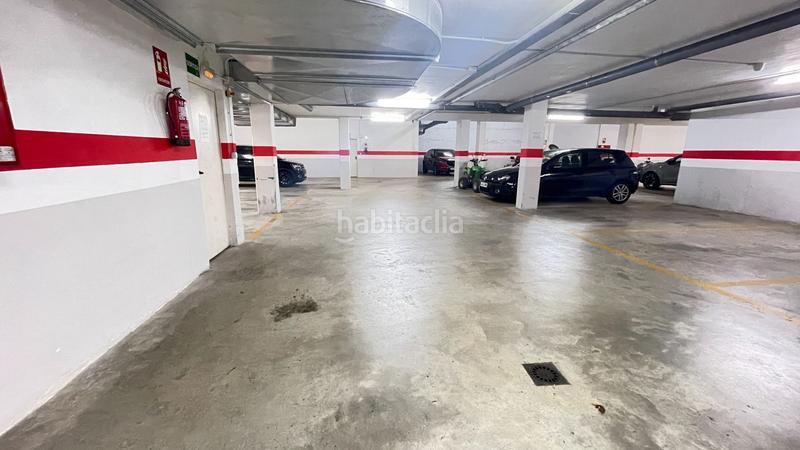 Foto 0bc07931-99c7-4143-88ea-932fac320a86. Alquiler parking coche plaça daparcament per a vehicle gran en Terrassa