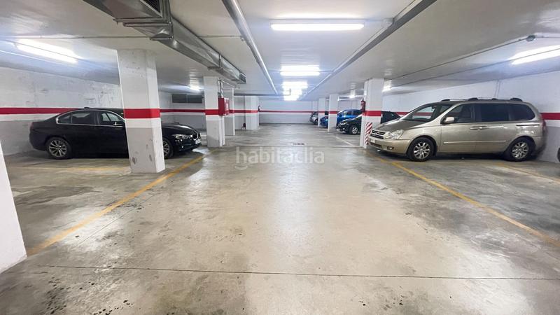 Foto ef4aa9e6-4761-41b7-8ded-47d573dc801b. Alquiler parking coche plaça daparcament per a vehicle gran en Terrassa