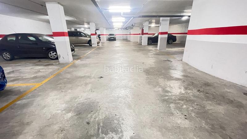 Foto faa89497-d534-4921-aa73-9c07cbc00e79. Alquiler parking coche plaça daparcament per a vehicle gran en Terrassa