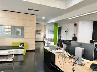 Location Bureau à Ramon casas 7. Oficina en planta i entrada independent