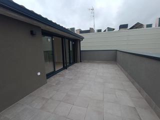 Zweistckige Wohnung in Transversal 181. Obra nova acabada i eficincia energtica a