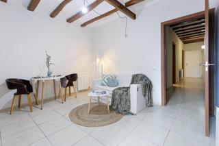 House  Topete. Casa reformada amb pati