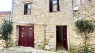 Mas à Major 28. Casa de pedra habitable en molt bon estat