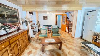 Country house in Major 28. Casa de pedra habitable en molt bon estat