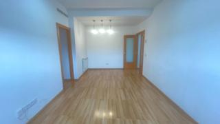 Appartement à Lacetania 58. Pis amb pàrquing i traster inclòs en finca en zona cominitàtia i