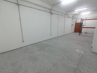 Geschäftsraum in Calle ramón y cajal 1. Local almacen con despacho