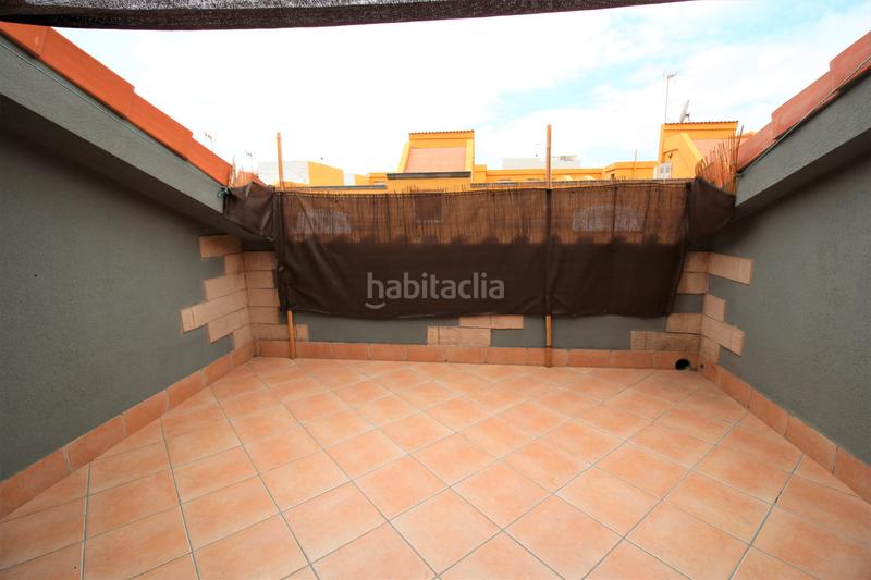 Foto bdb6df23-25c1-4fe5-a636-c74d95178b00. Alquiler piso en calle ansite 7 atico cruce melenara en Telde