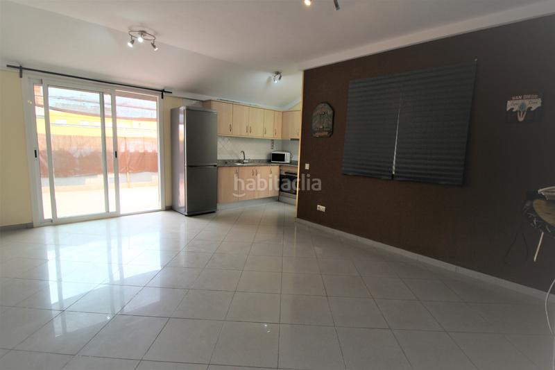 Foto f15029f0-766d-45e1-9ed5-3a8f3e59e491. Alquiler piso en calle ansite 7 atico cruce melenara en Telde
