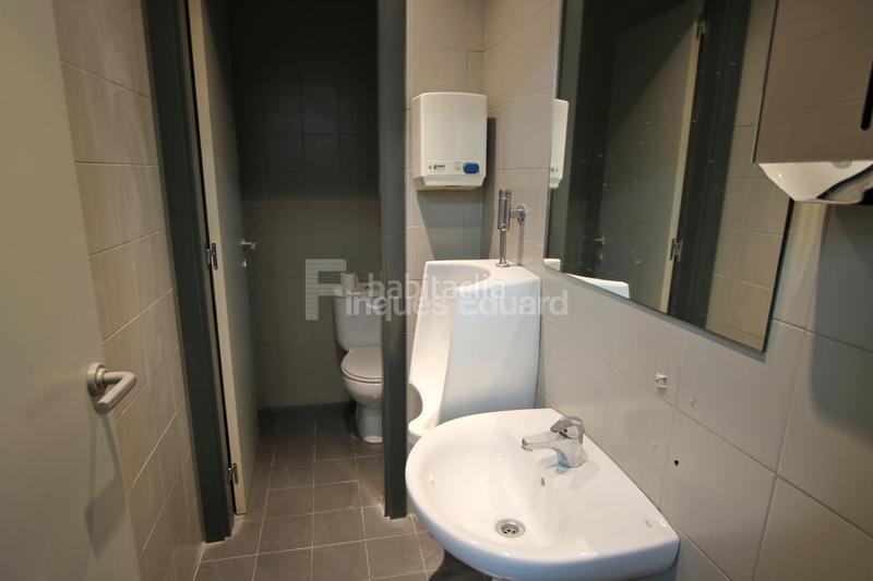 Foto b9568f5f-32ad-4a59-8f7c-cfb9fcd864fc. Alquiler local comercial en Nucli Urbà Argentona