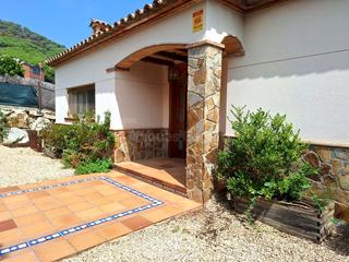 Haus in Nucli Urbà. Casa independiente con jardín y piscina en argentona