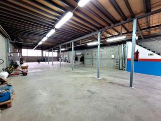 Nau industrial a Nucli Urbà. Nave industrial en venta en argentona