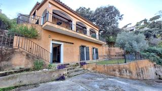 Casa a Urbanitzacions. Gran casa reformada con apartamento independiente en les gineste