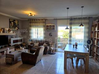 Dplex a Nucli Urb. Dplex luminoso con vistas a la montaa en argentona