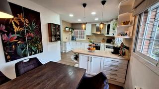 Rent Semi detached house in Nucli Urbà. Chalet adosado en alquiler en argentona  tranquilidad, espacio y