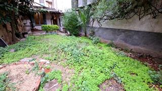 Haus in Nucli Urbà. Casa de pueblo con jardín en el centro de argentona  proyecto id