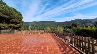 Casa  Urbanització can cabot. Exclusiva finca en can cabot con tres viviendas independientes