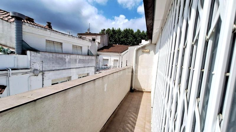 Foto c384a3f0-5fbc-48d2-9254-12f8e1063459. Casa adossada amb aparcament a Nucli Urbà Argentona