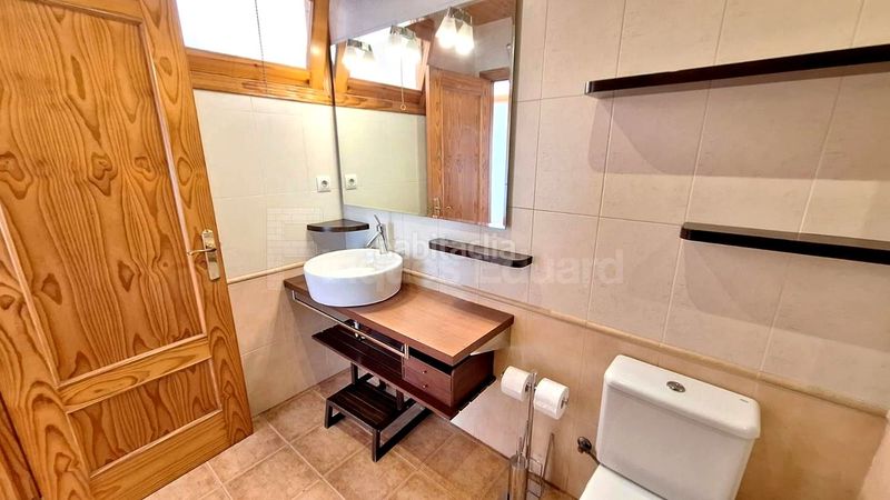 Foto d75e9339-3519-4b2c-a6a6-22dbe68b3309. Casa adossada amb aparcament a Nucli Urbà Argentona