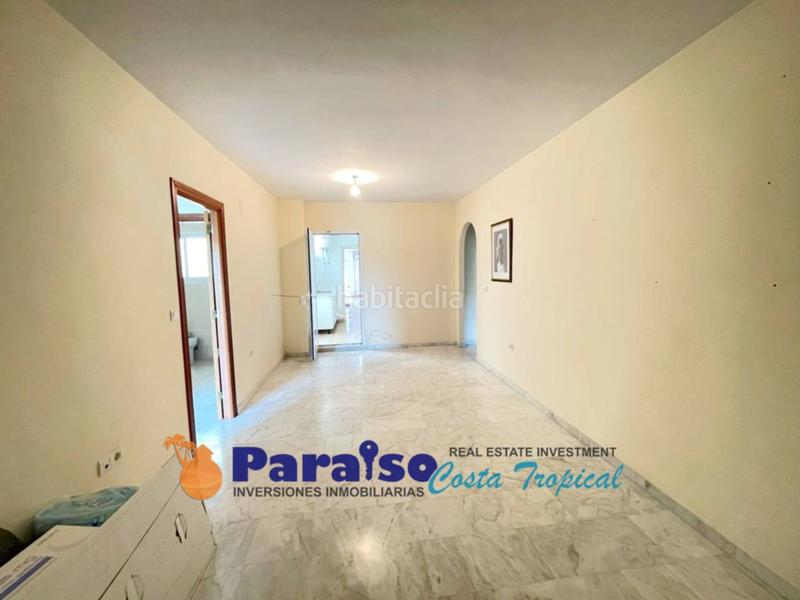 Foto b451cb50-230a-4753-8537-d75f05a4f53e. Pis a carretera del suspiro 48 a Almuñecar centro Almuñécar