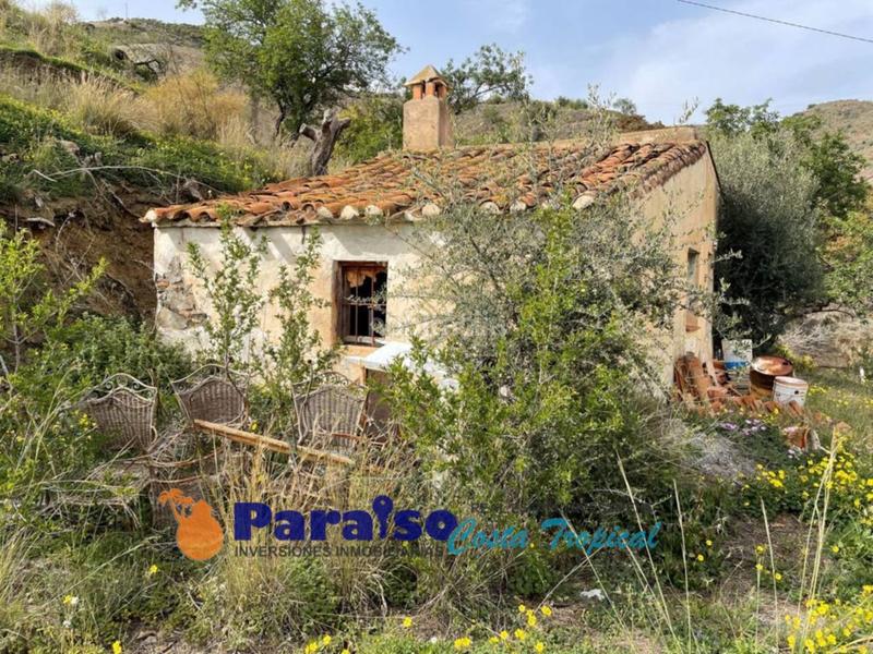 Foto 3d01c330-a477-427e-8f2f-f310170f810f. Edificio finca con apero en barranco de itrabo en Almuñécar