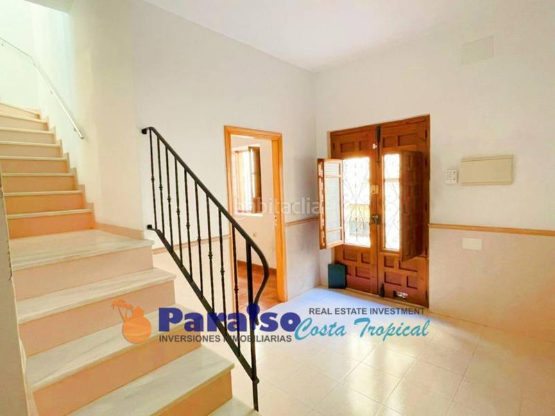 Foto c7ac3ef4-f1a7-42b1-9f0a-acf9bd113cd2. Maison dans Almuñecar centro Almuñécar