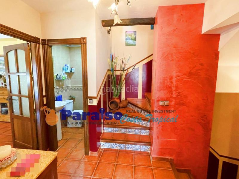 Foto 6a77d852-3706-4b3b-bd92-0dbaab4ca082. Casa aparellada amb calefacció aparcament piscina a Almuñécar