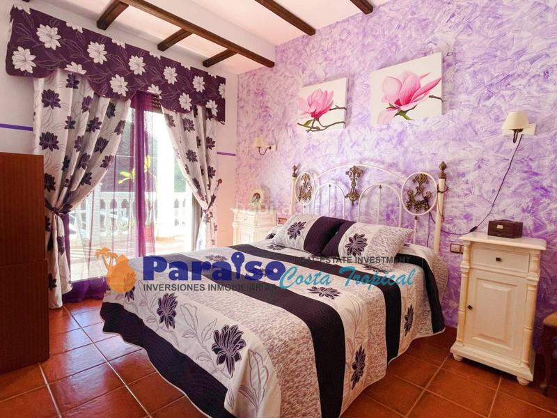 Foto bb075187-b7f2-4299-8e9e-31fae80725a2. Casa aparellada amb calefacció aparcament piscina a Almuñécar