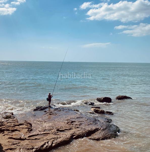 Foto f10b2f0a-6662-4d51-b8cb-a02f20b46467. Planta baja vivienda junto al mar. en Playa Cruz del Mar Chipiona