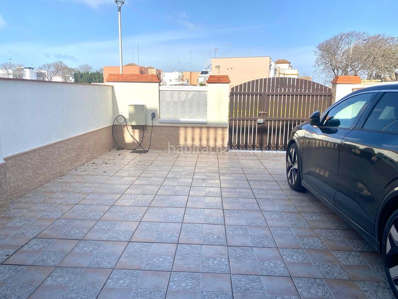 Foto d62bcad7-a6d1-4851-924b-f5da21aaf324. Casa adossada amb aparcament piscina a La Laguna Chipiona
