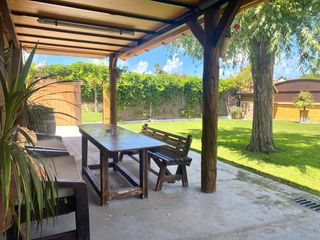 House in Las Tres Piedras - Costa Ballena. Dos casas independientes en suelo rústico